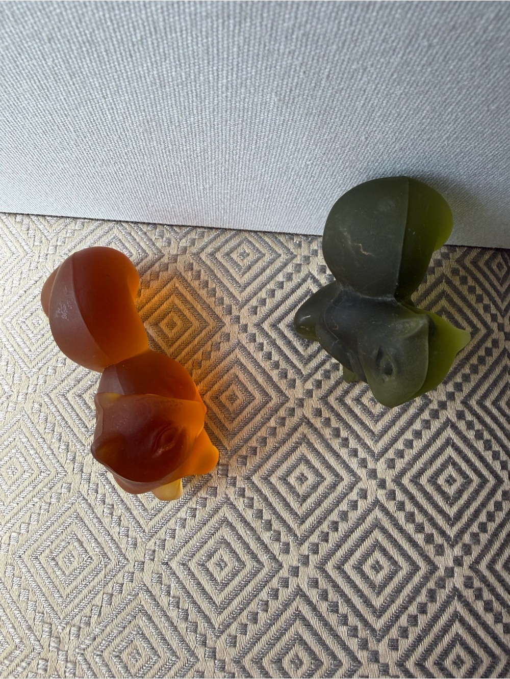VTG Fostoria Glass Squirrel Figurine - Orange and Green (2) - Picture 3 of 8